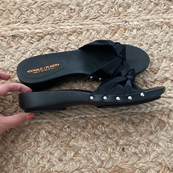 Donald Pliner Black Slides - Picture 3 of 6